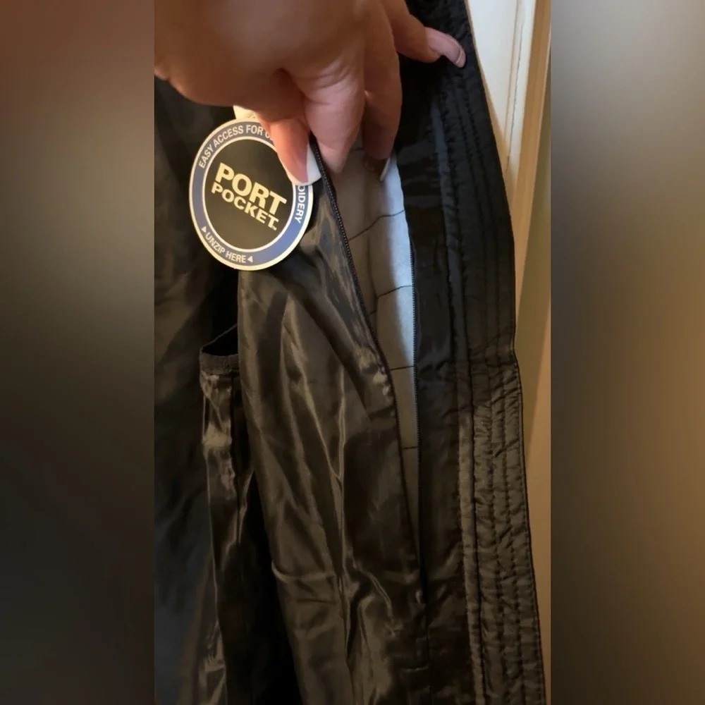 BLACK Warner Bros. Discovery Port Authority Puffer Vest